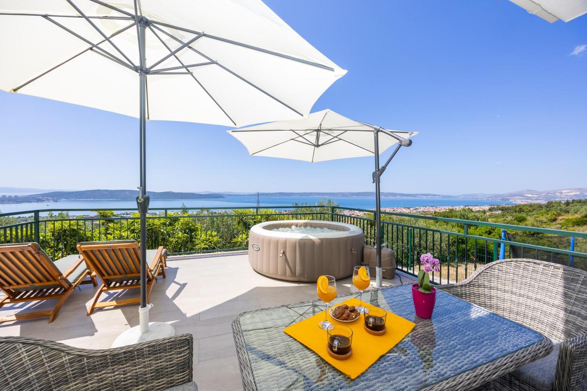 Private Villa Golden Hour With A View Of Split Area Kaštel Sućurac Dış mekan fotoğraf